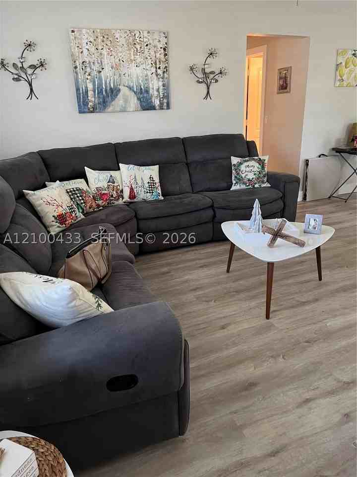 7810 Nw 11th Ct - Photo 6 of 30