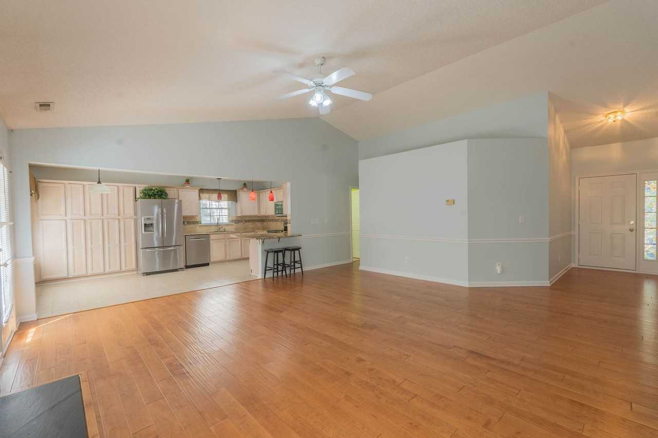 12312 Autumn Blaze Dr - Photo 5 of 27