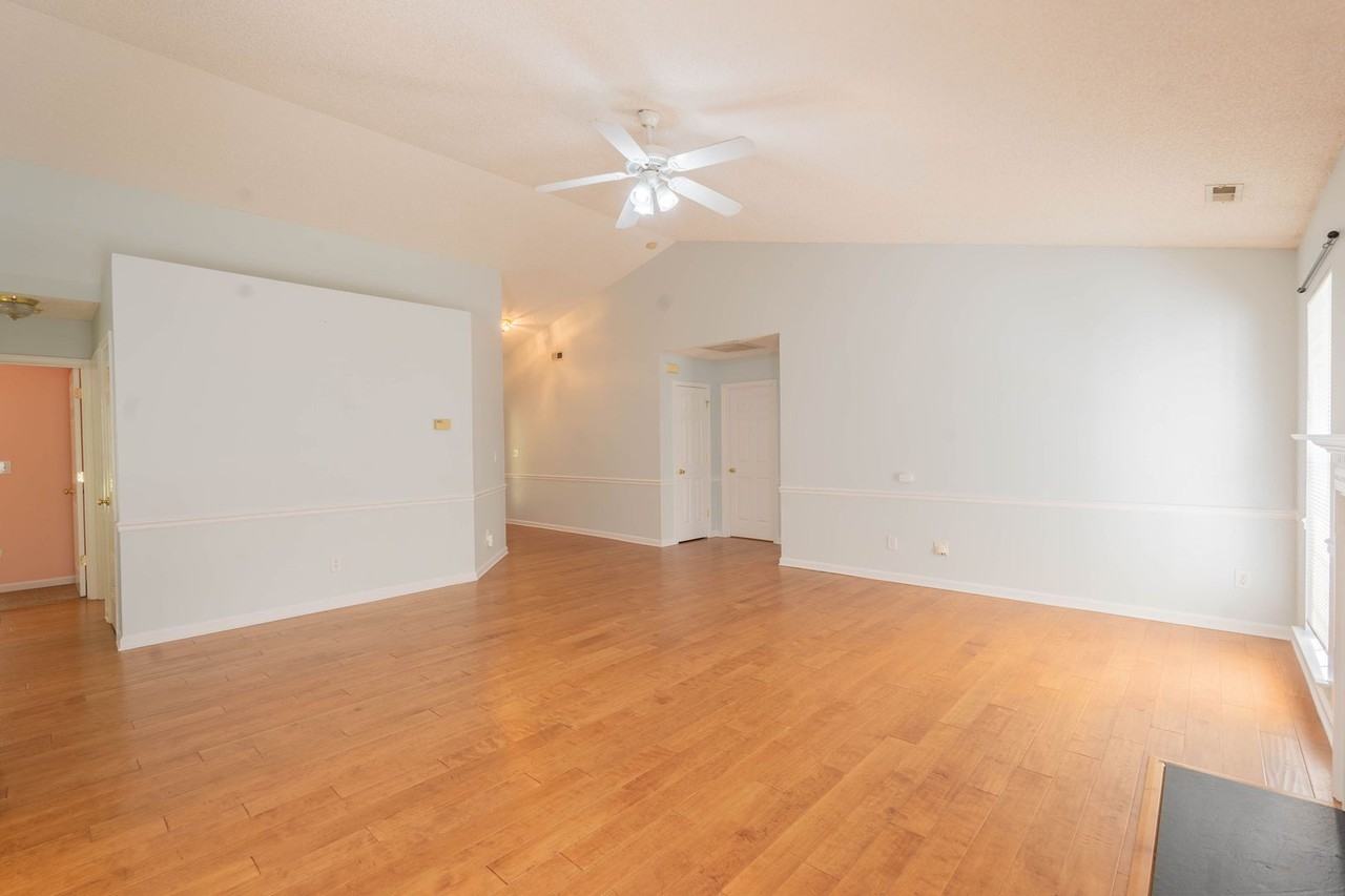 12312 Autumn Blaze Dr - Photo 6 of 27