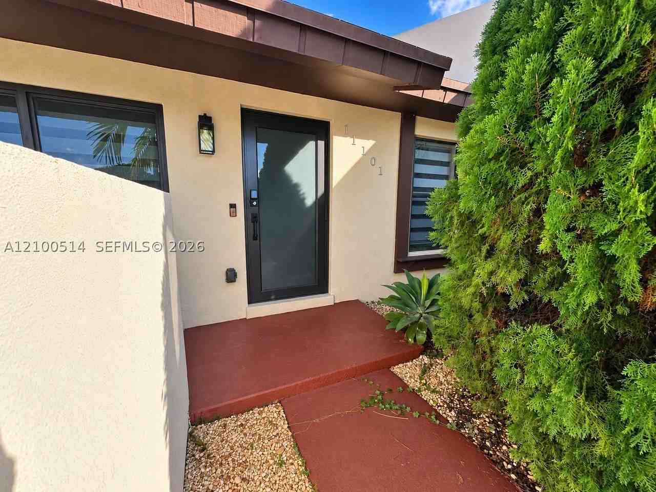 11101 Sw 122nd Ct - Photo 2 of 17