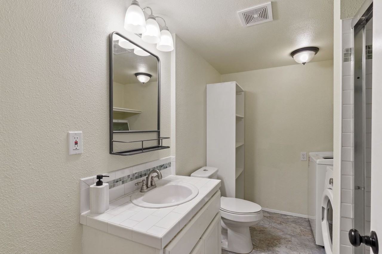 2510 Trenton Ave Ne - Photo 6 of 42