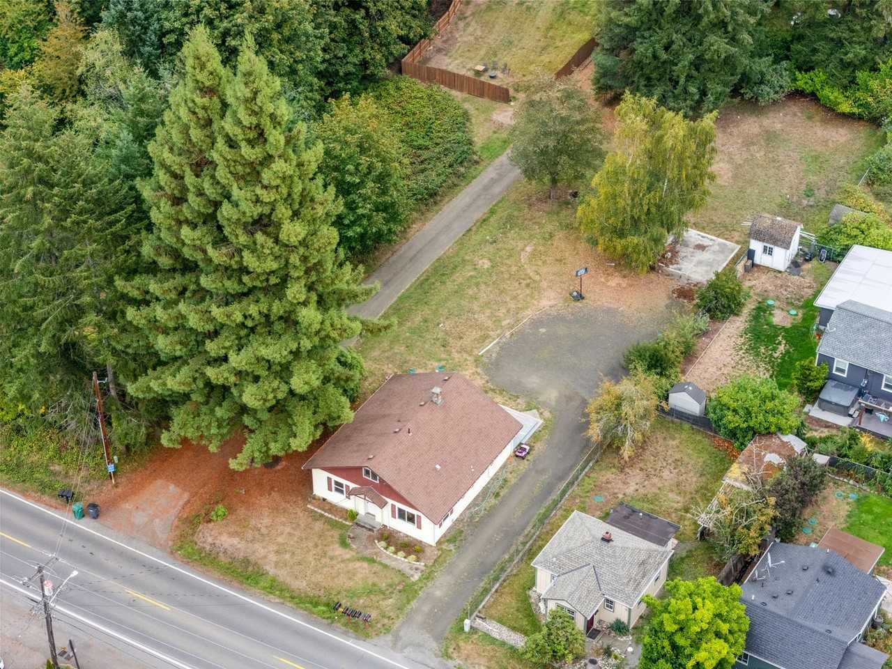 2510 Trenton Ave Ne - Photo 2 of 42