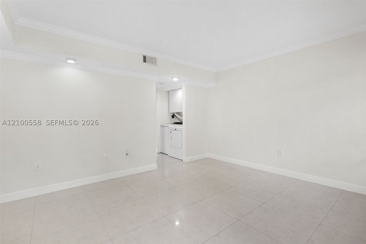 1786 W 42nd St #1786 - Photo 2 of 27