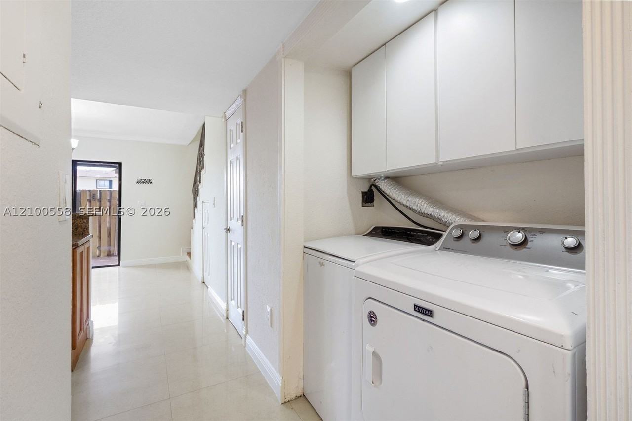 1786 W 42nd St #1786 - Photo 5 of 27