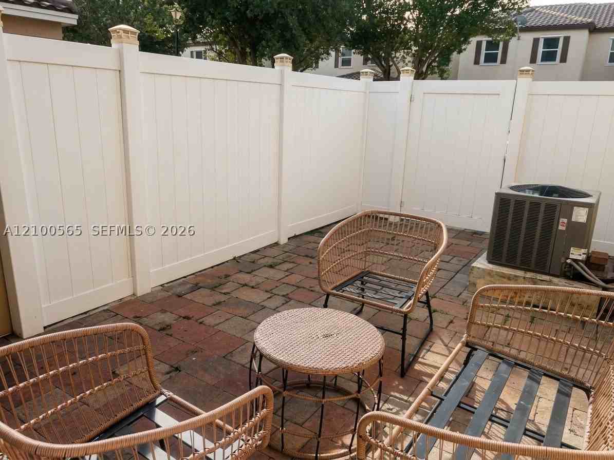 17058 Sw 95th Ter - Photo 5 of 16