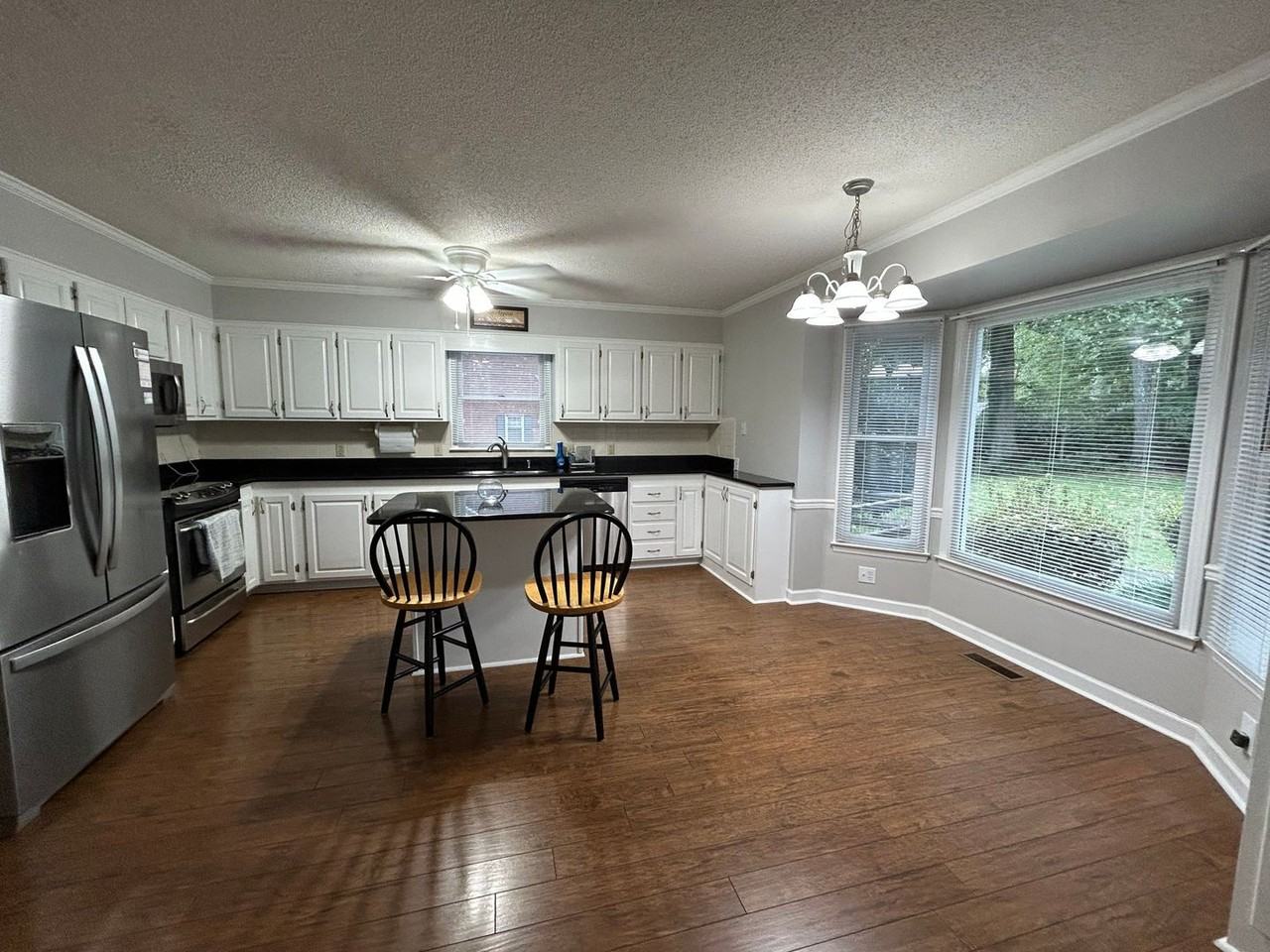 593 Barkworth Rd - Photo 3 of 22