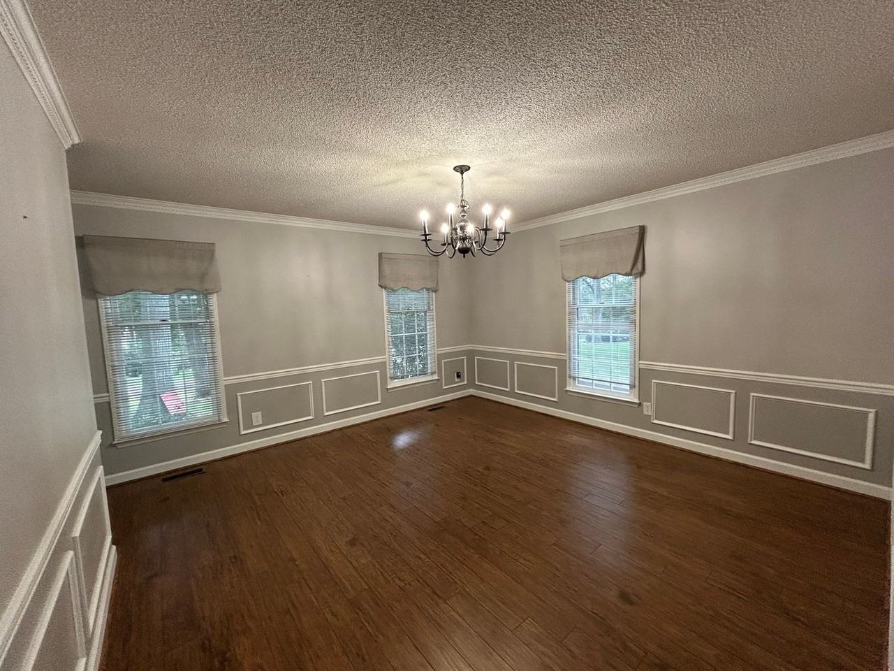 593 Barkworth Rd - Photo 4 of 22
