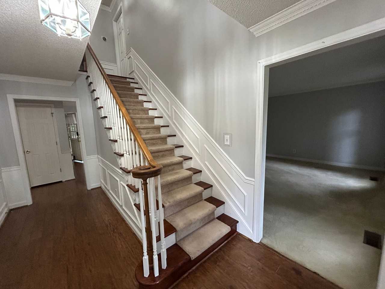 593 Barkworth Rd - Photo 6 of 22