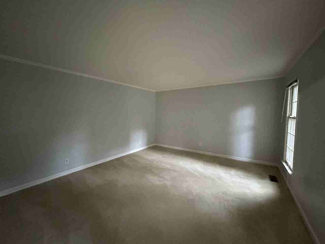 593 Barkworth Rd - Photo 7 of 22