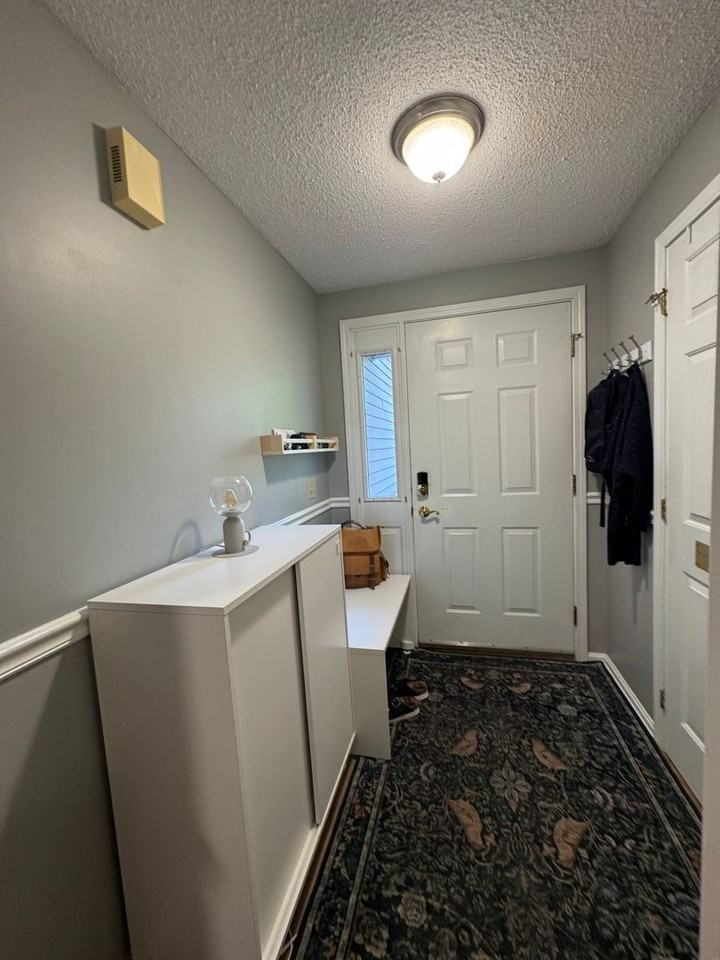 26 Merrymeeting Dr - Photo 2 of 18