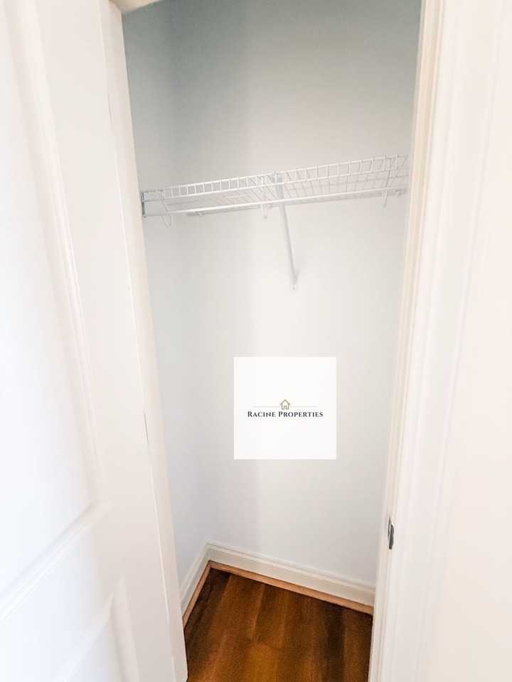 121 S Memminger St - Photo 7 of 20