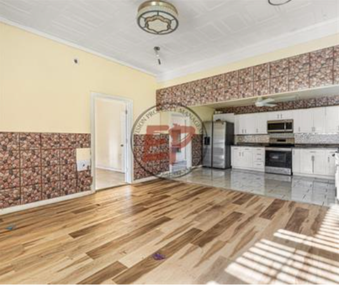 301 N Guadalupe St - Photo 4 of 10
