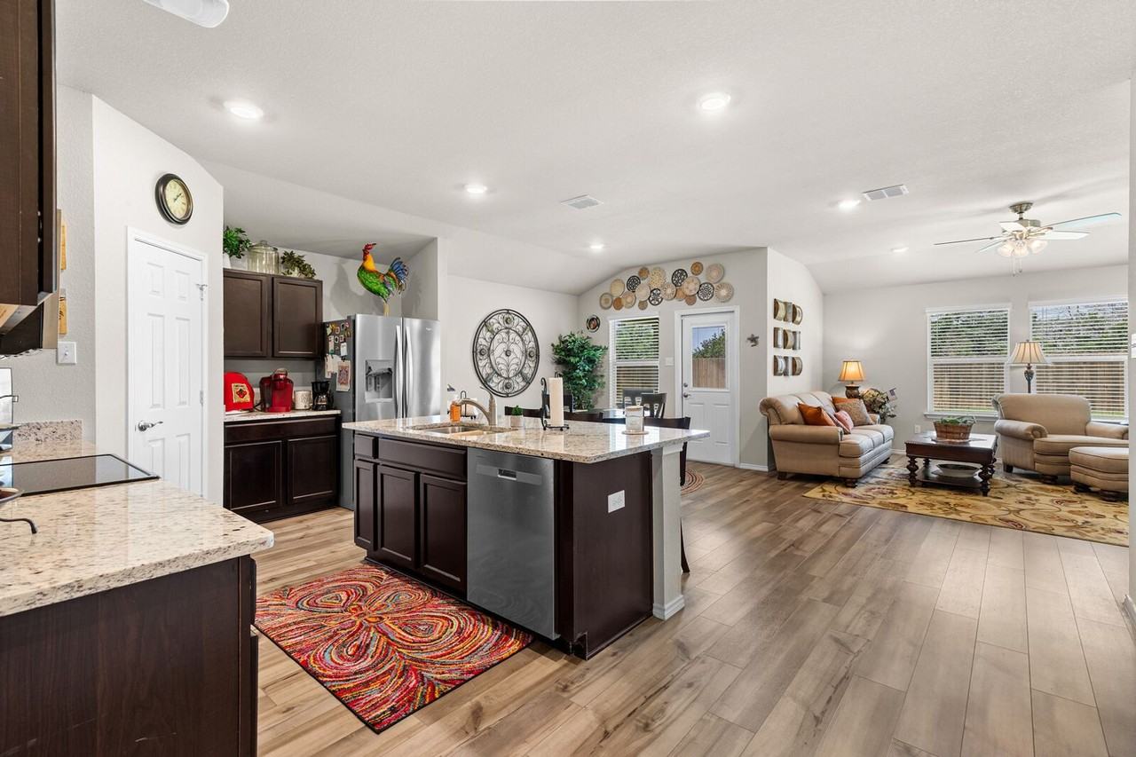 6929 Guadalupe Rd - Photo 2 of 12