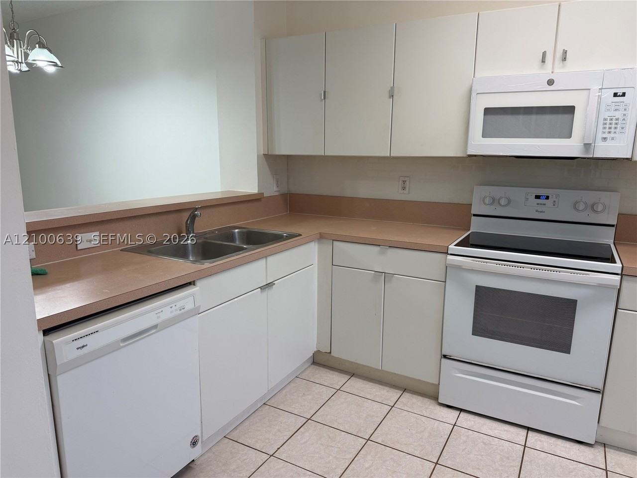 320 Sw 120th Ave #320 - Photo 5 of 19