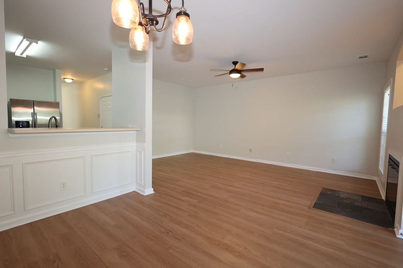 3811 Thayer Trce - Photo 4 of 27