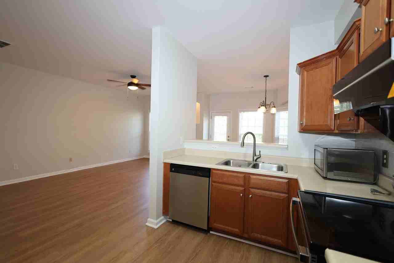 3811 Thayer Trce - Photo 7 of 27