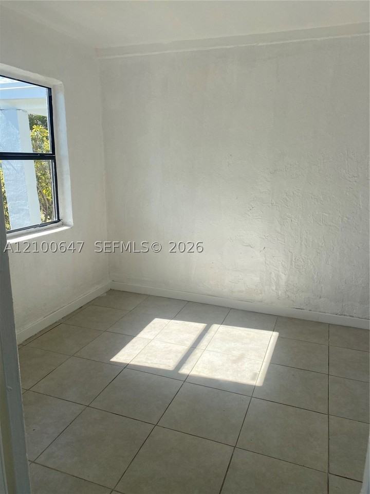 10425 Sw 173rd Ter #10427 - Photo 2 of 5