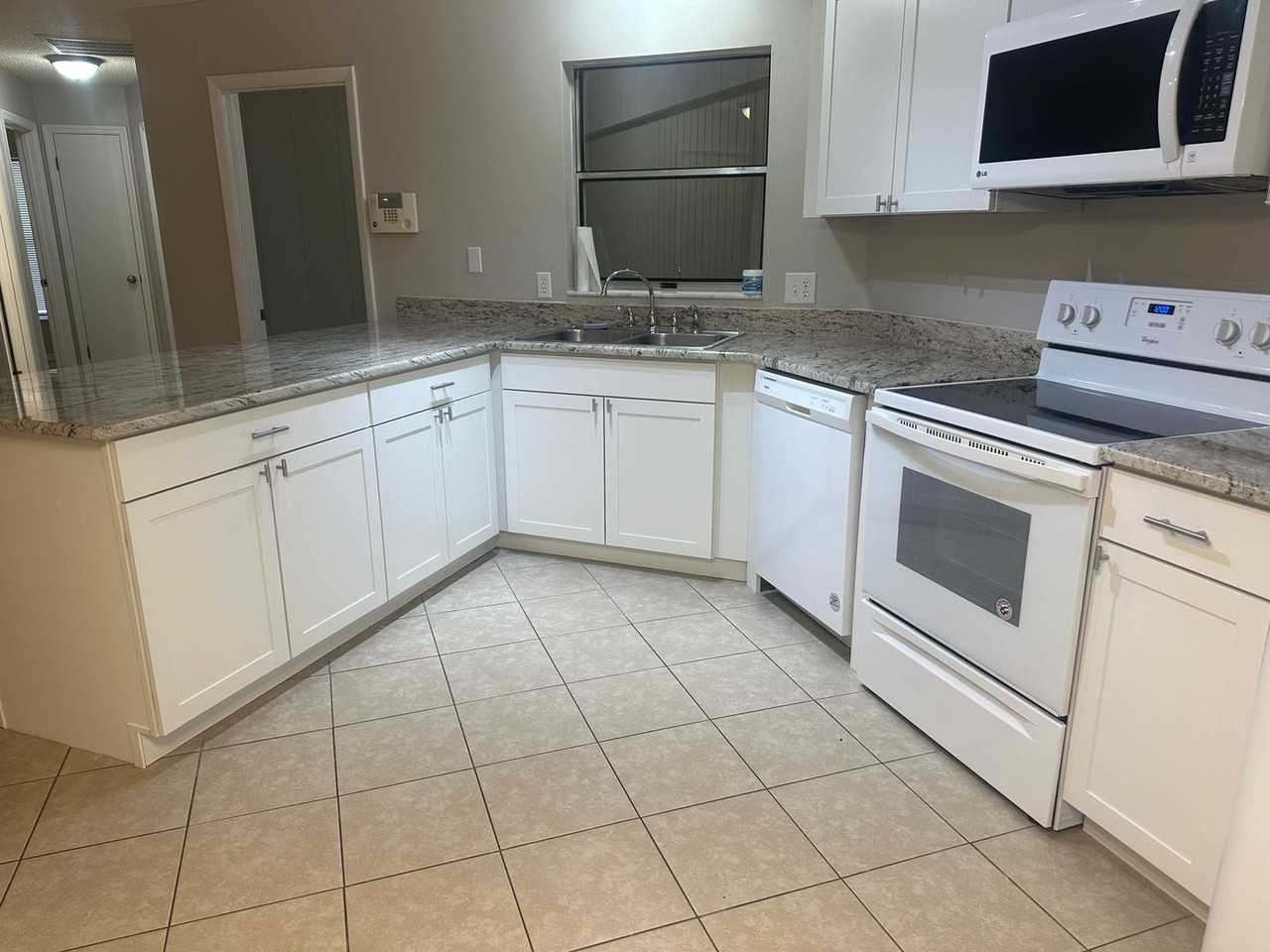 2312 Centennial Blvd - Photo 3 of 13