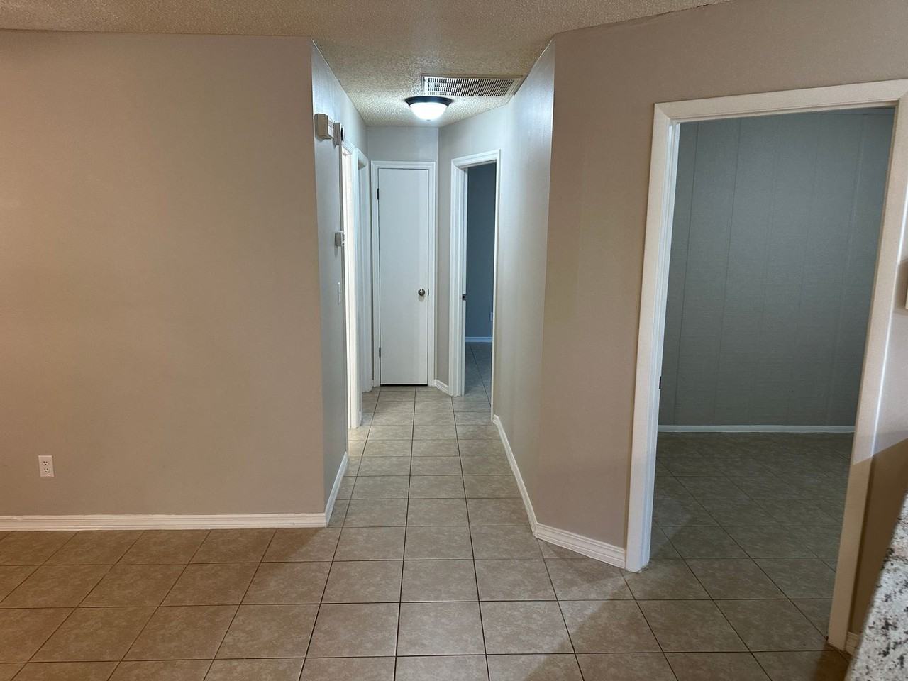 2312 Centennial Blvd - Photo 4 of 13