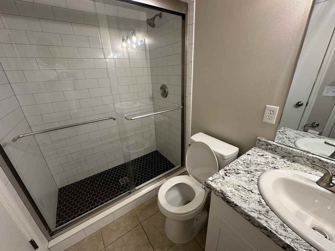 2312 Centennial Blvd - Photo 6 of 13
