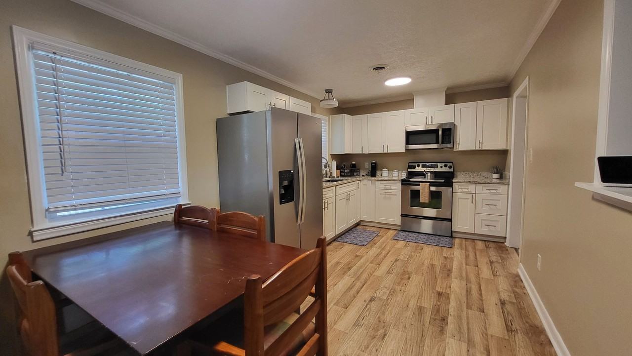 102 Mcleod St - Photo 2 of 20