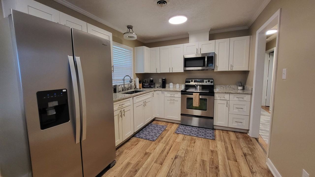 102 Mcleod St - Photo 3 of 20