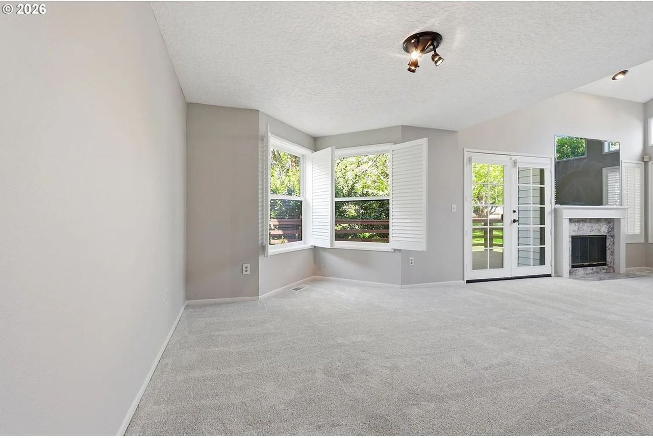 3300 Ne 164th St - Photo 4 of 28