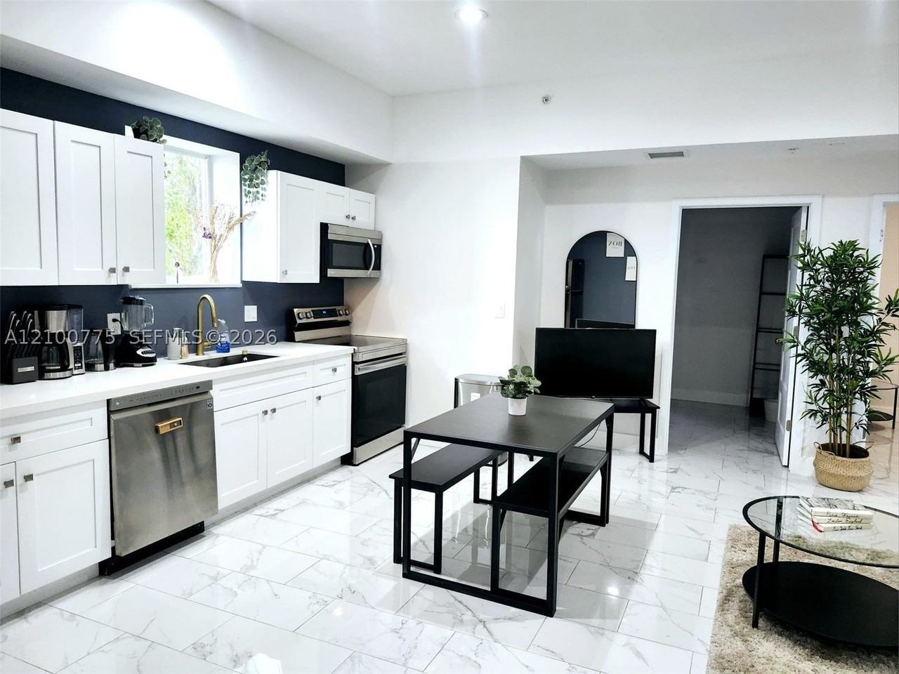 1860 Nw 24th Ave #301 - Photo 4 of 21