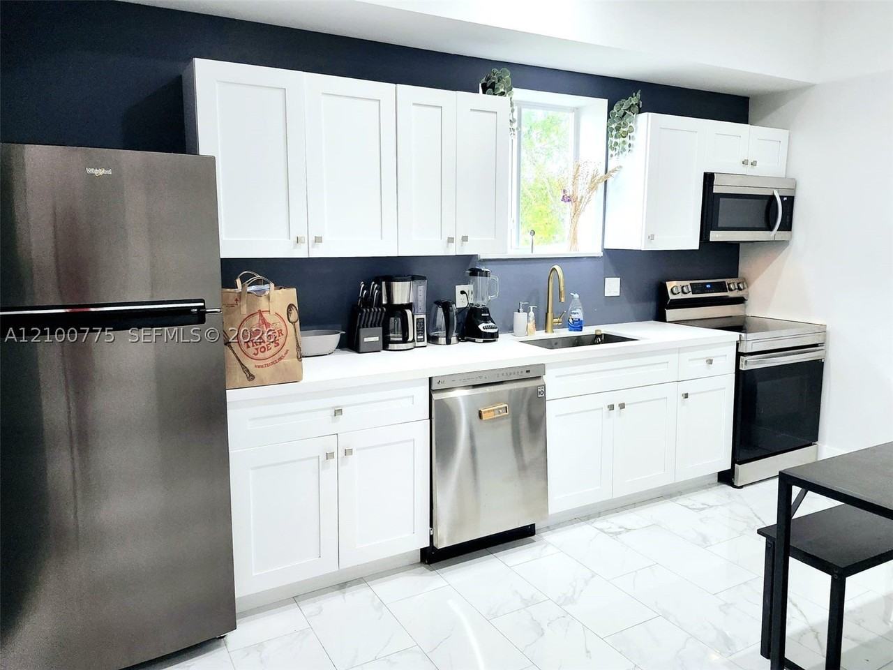 1860 Nw 24th Ave #301 - Photo 5 of 21