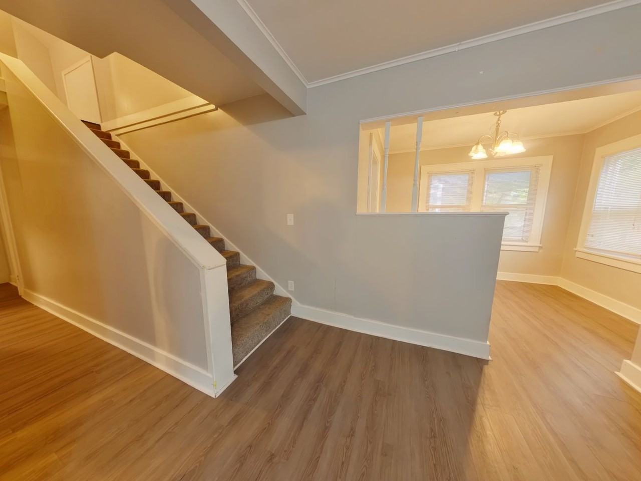 401 N Vassar Ave - Photo 4 of 12