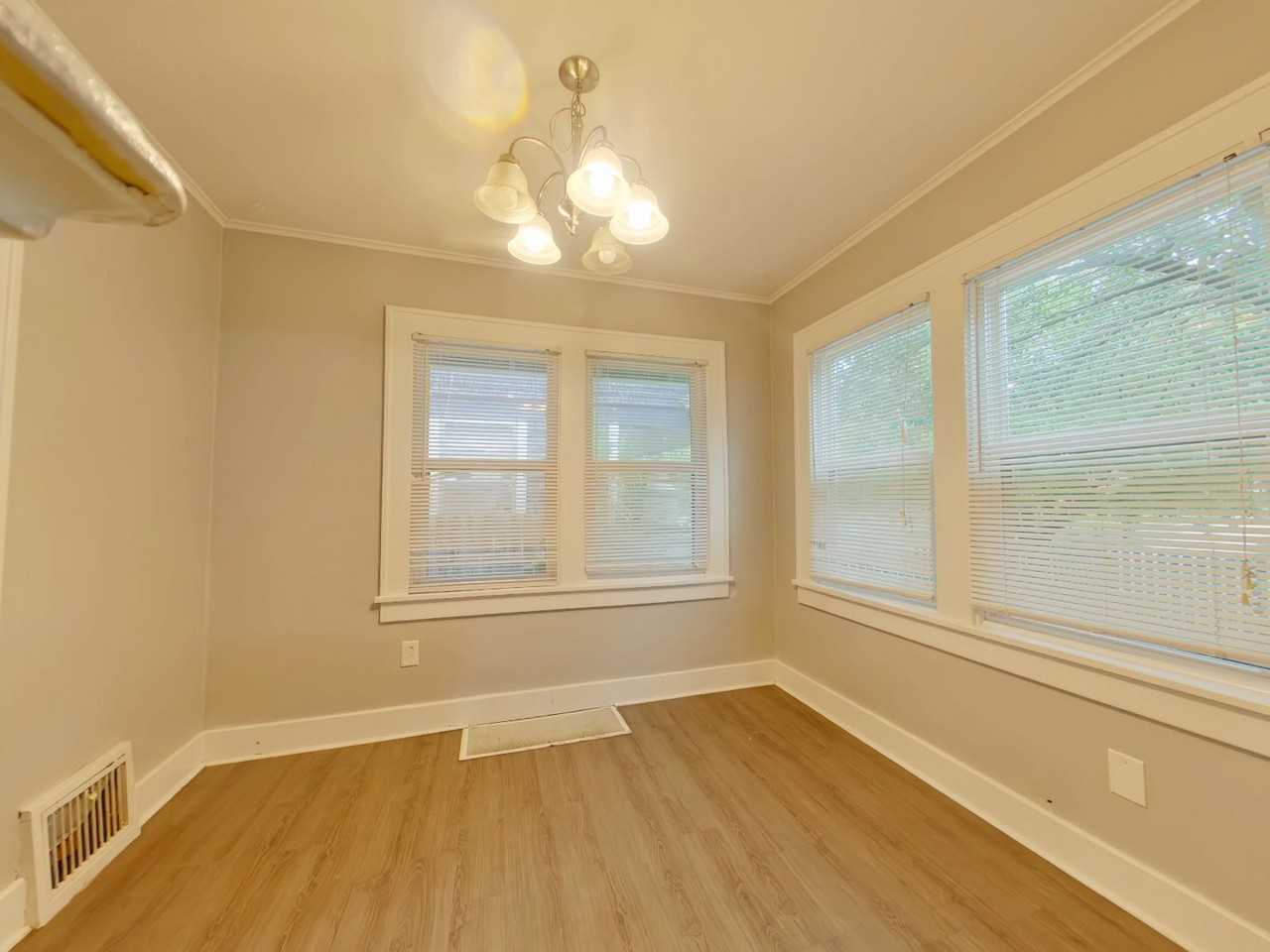 401 N Vassar Ave - Photo 5 of 12