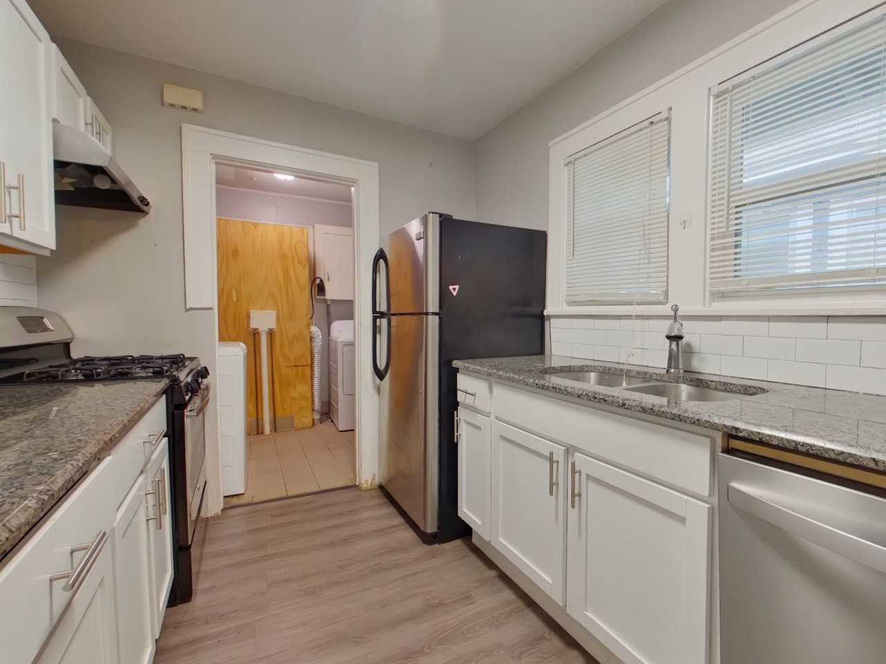 401 N Vassar Ave - Photo 6 of 12