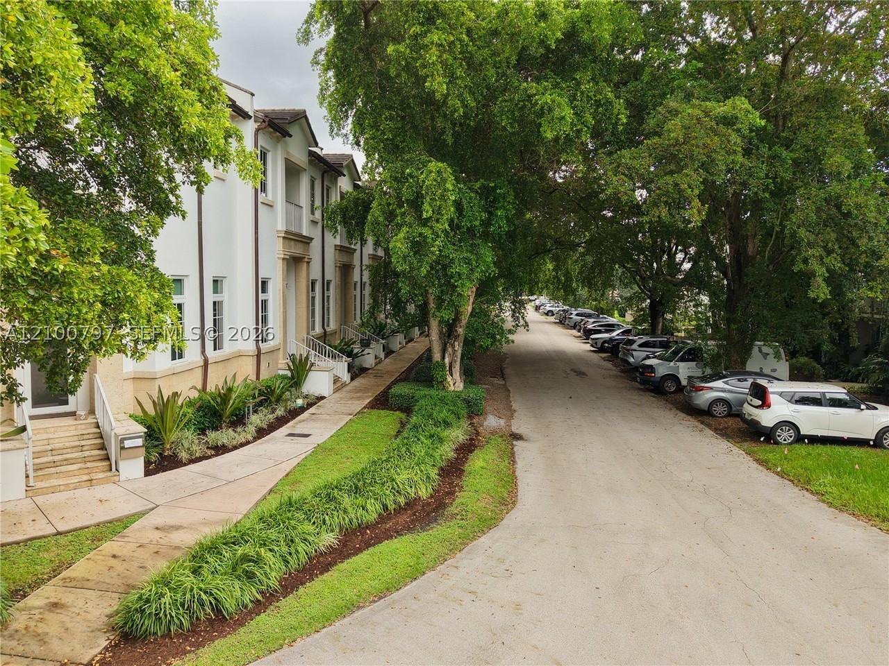 645 Santander Ave #2 - Photo 4 of 25