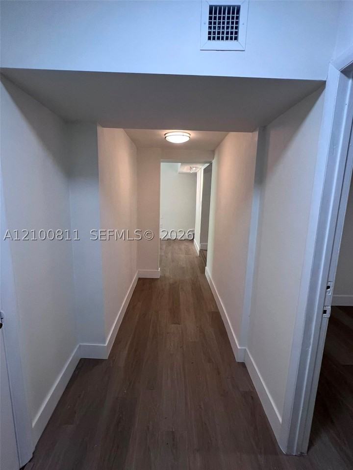 5845 Sw 88th St - Photo 5 of 28