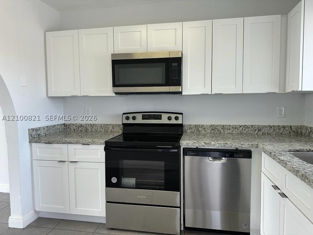 980 Ne 170th St #212 - Photo 2 of 25