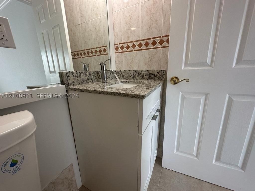 980 Ne 170th St #212 - Photo 3 of 25