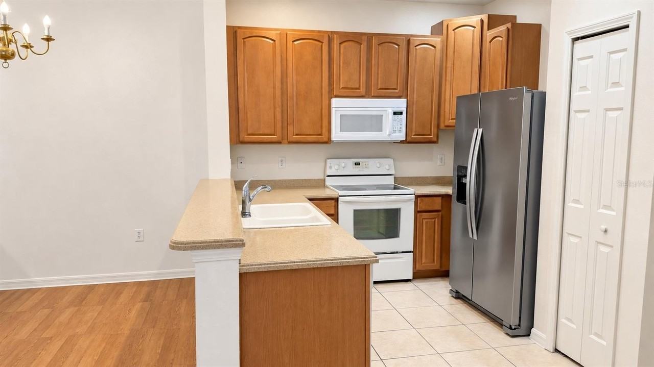3554 Parkridge Cir #31-202 - Photo 6 of 16