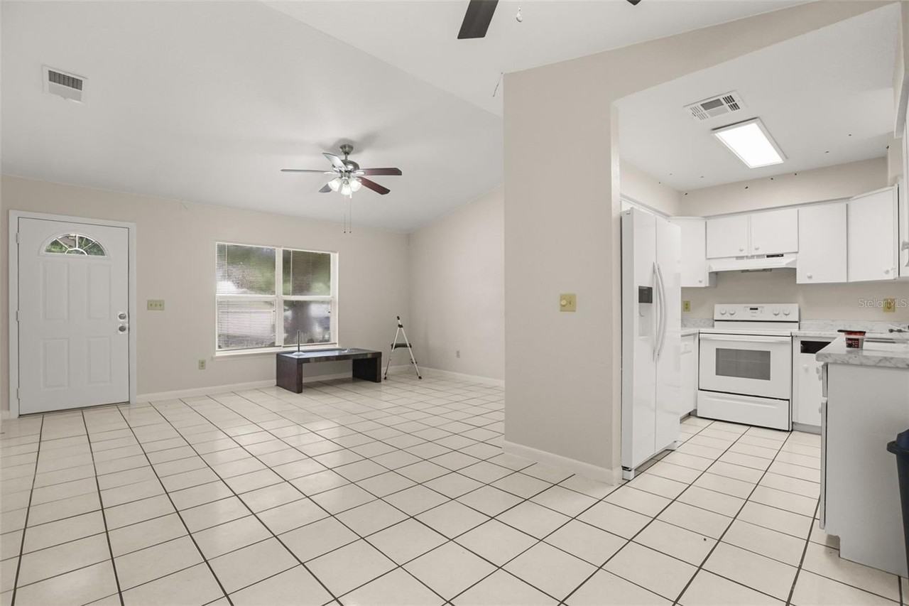747 Monroe Harbor Pl - Photo 6 of 32