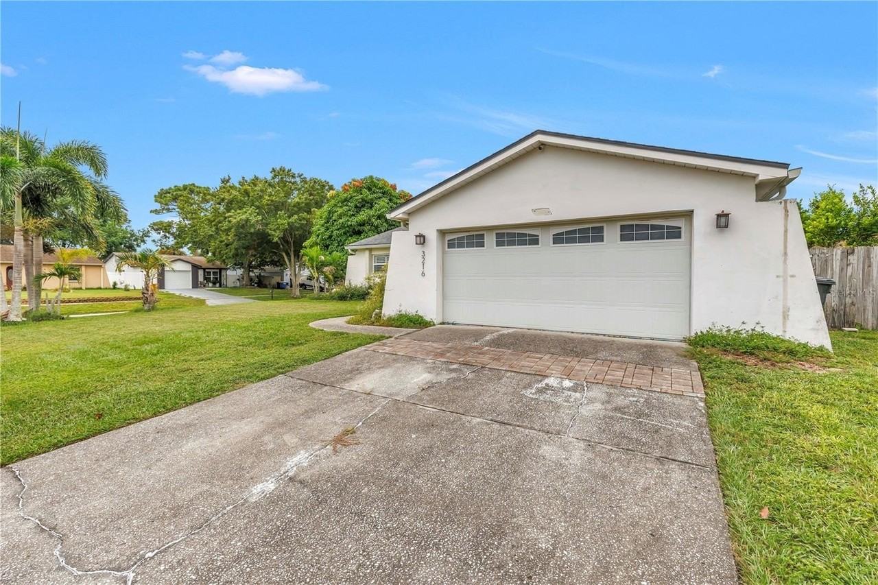 3216 Pine Haven Dr - Photo 4 of 30