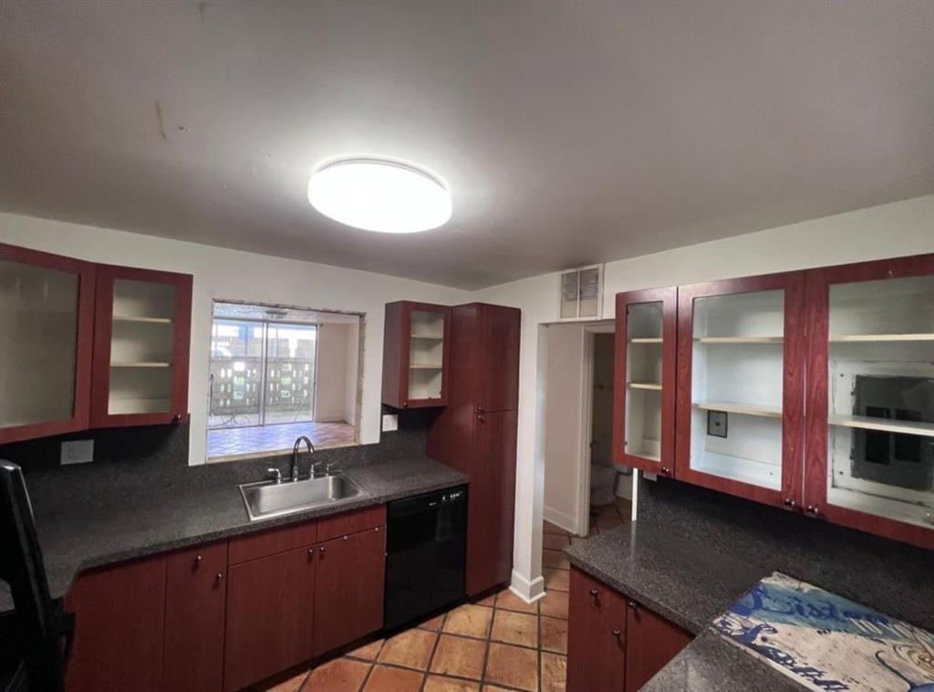 POLYNESIAN GARDENS CONDOMINIUM - Photo 2 of 6