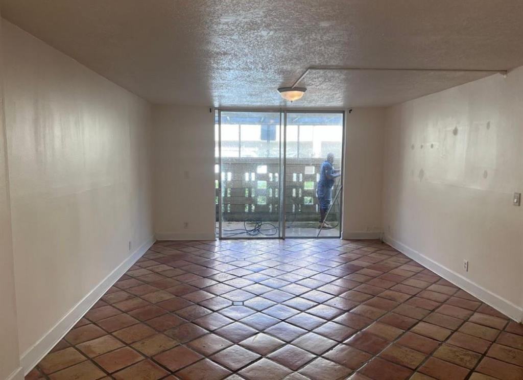 POLYNESIAN GARDENS CONDOMINIUM - Photo 3 of 6