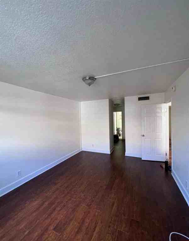 POLYNESIAN GARDENS CONDOMINIUM - Photo 4 of 6