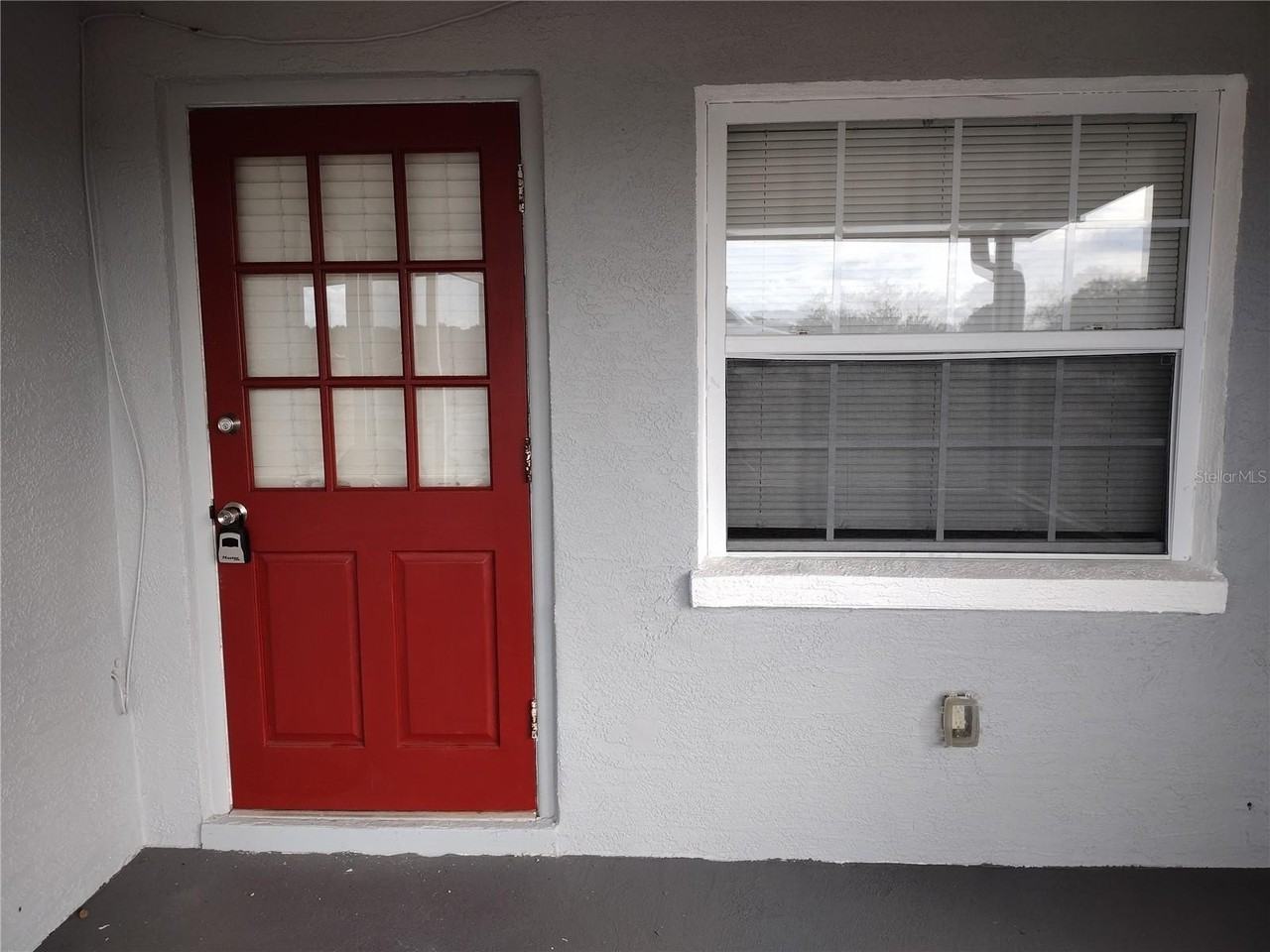 431 Highland Dr - Photo 2 of 33