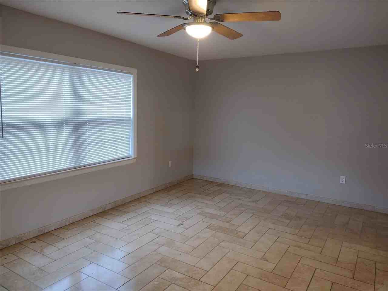 431 Highland Dr - Photo 6 of 33