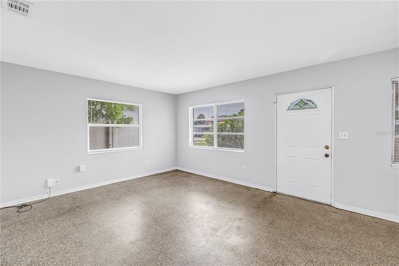 172 38th Ave Se - Photo 5 of 30