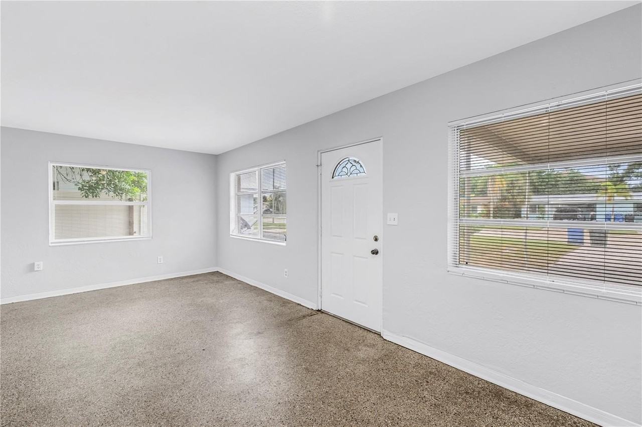 172 38th Ave Se - Photo 6 of 30