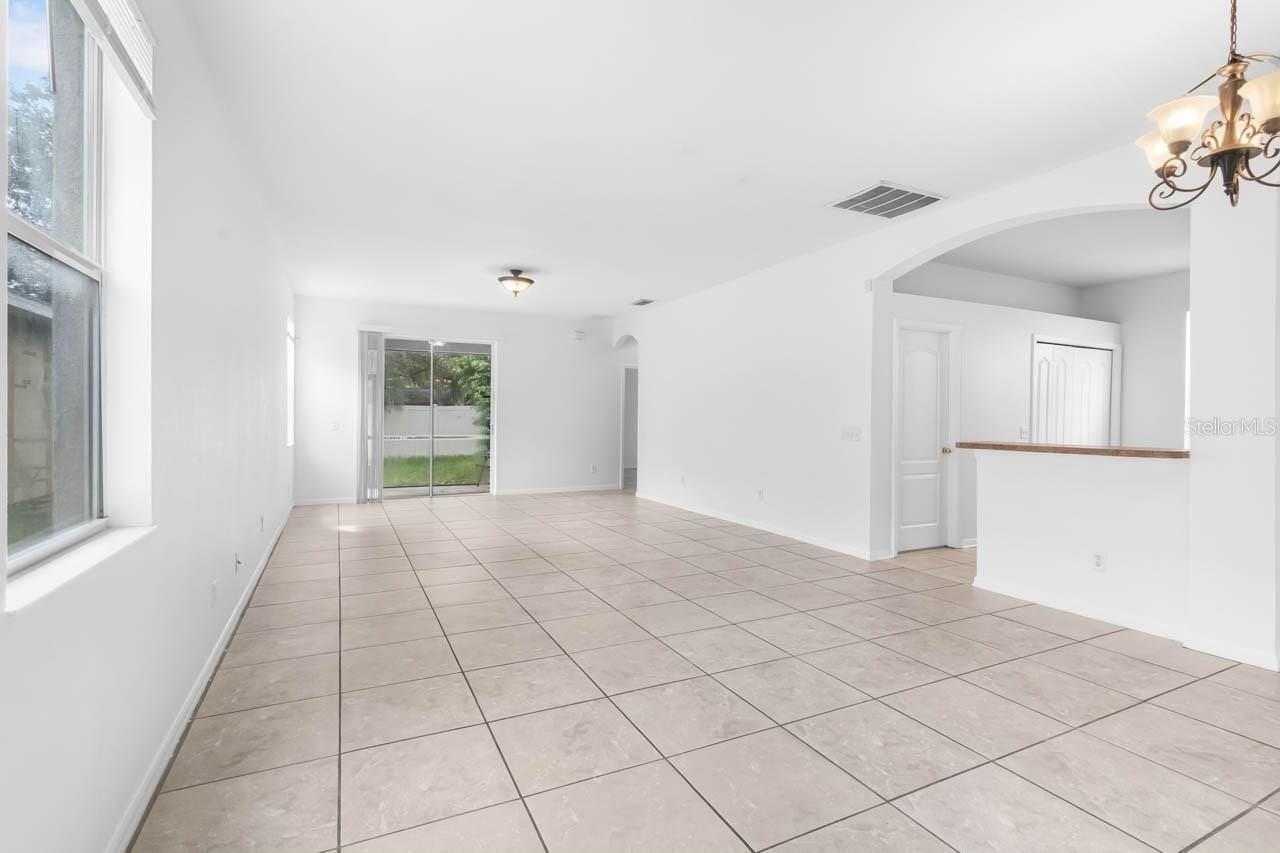 10313 Avelar Ridge Dr - Photo 5 of 32