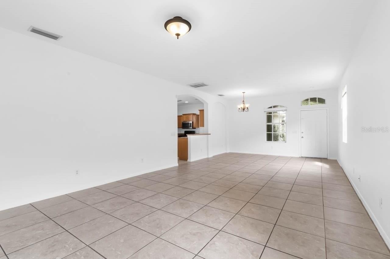 10313 Avelar Ridge Dr - Photo 7 of 32