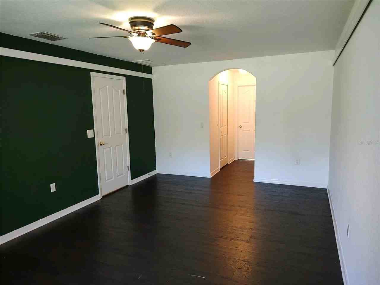11267 Old Squaw Ave - Photo 6 of 10