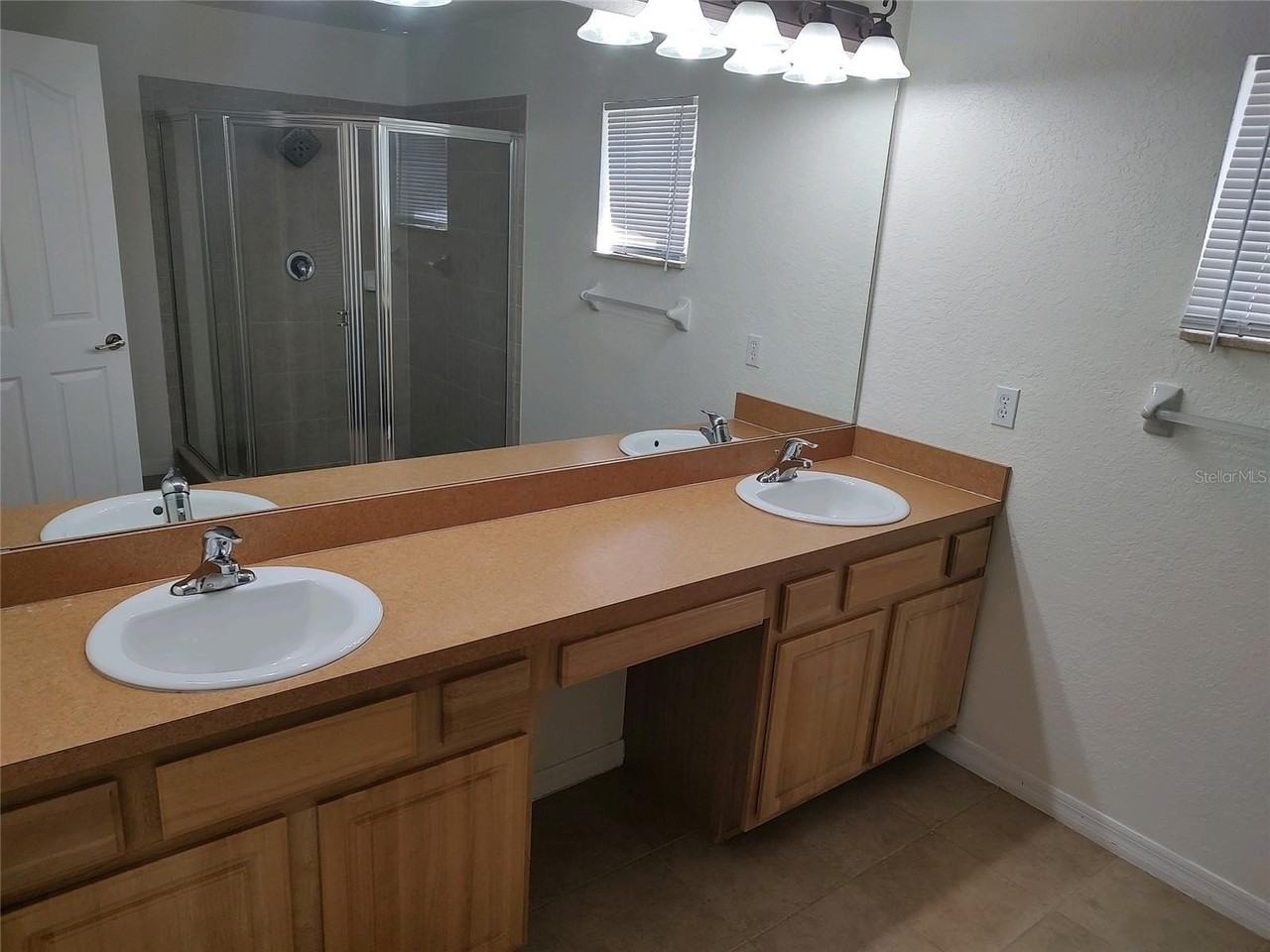 11267 Old Squaw Ave - Photo 7 of 10
